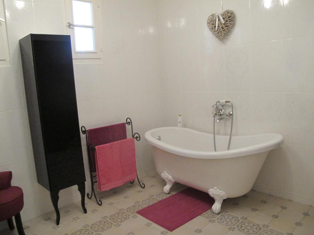 L'Oustau De Bigatie Bed & Breakfast Lambesc Eksteriør bilde